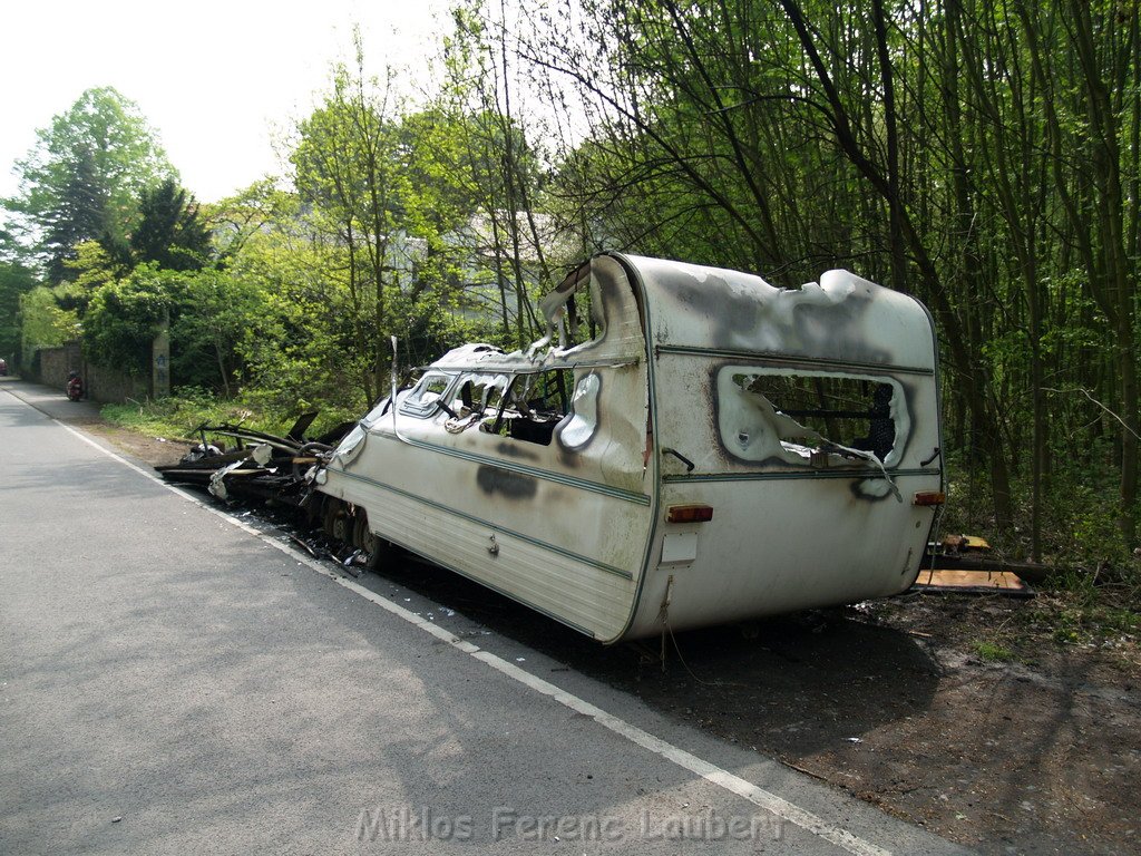 Brand Wohnwagen in Koeln Rodenkirchen P13.JPG